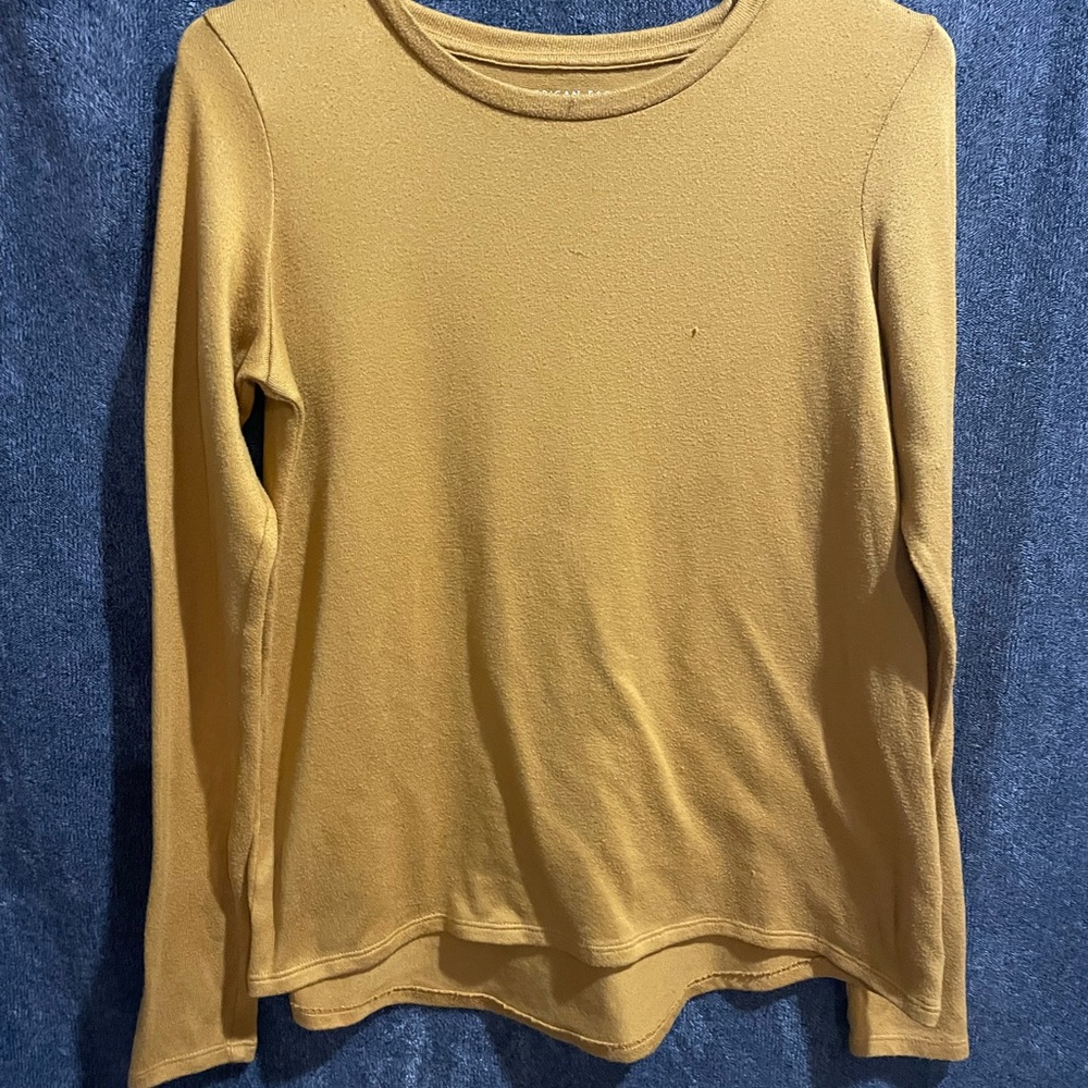 American eagle yellow long sleeve shirt